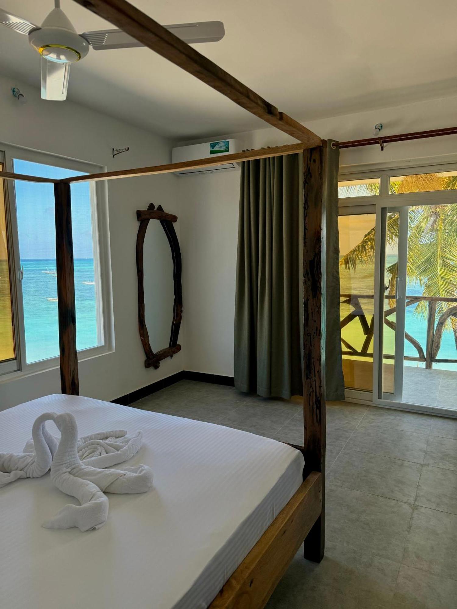 Dhow Beach Boutique Hotel 南威 外观 照片