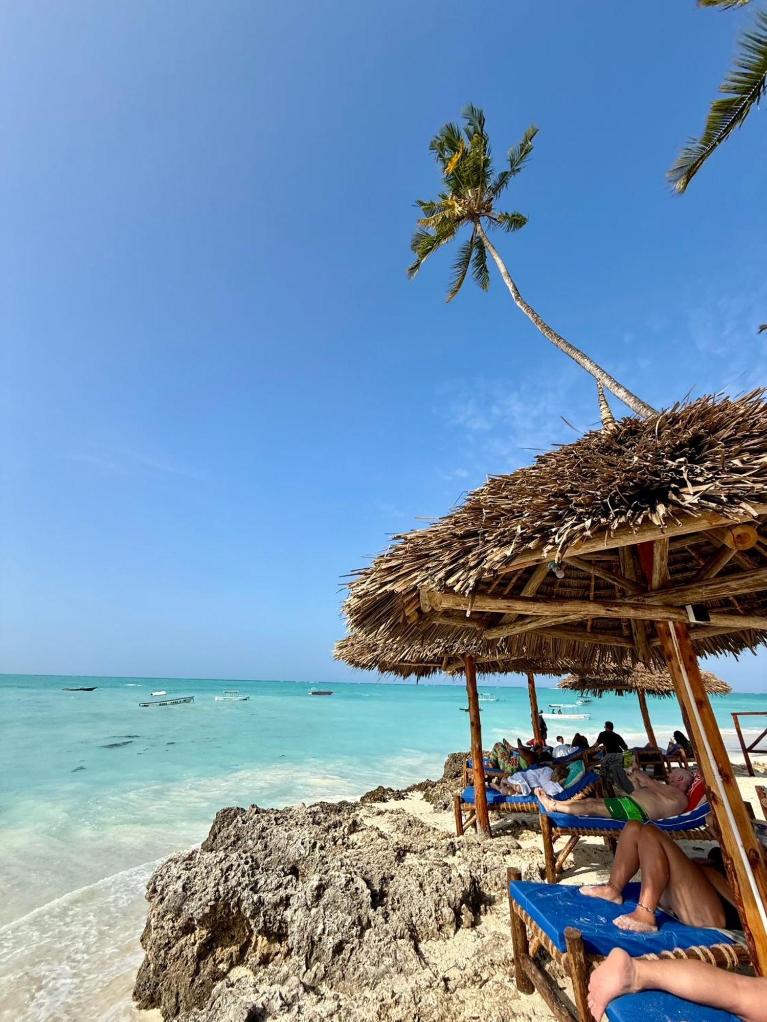 Dhow Beach Boutique Hotel 南威 外观 照片