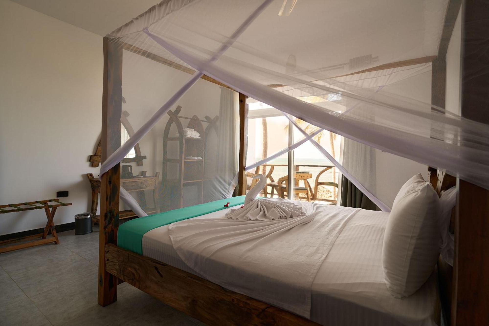 Dhow Beach Boutique Hotel 南威 外观 照片
